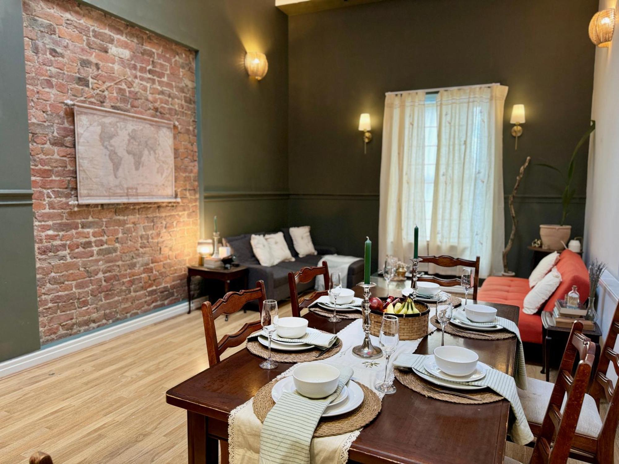 8 Guest Fusion 2 Min Lime St * Liverpool